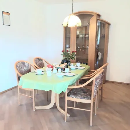 Lang Apartment *