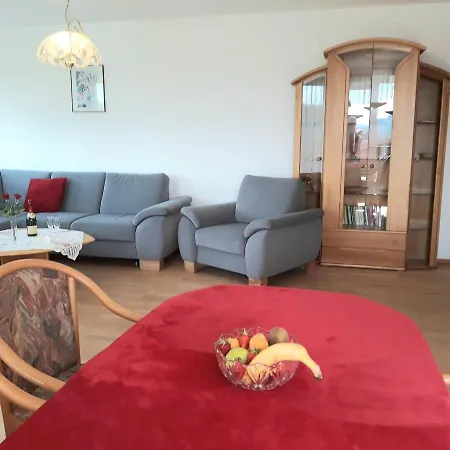Lang Apartment *